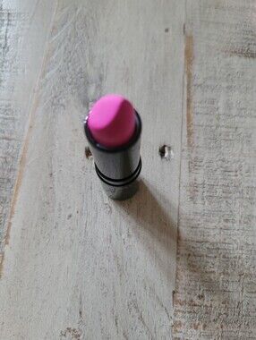 New Mary Kay Paparazzi Pink Lipstick in box